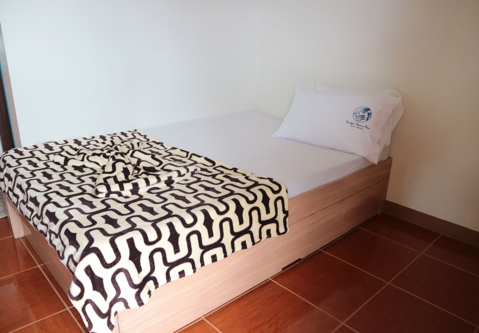 Pacific Waves Inn بالير المظهر الخارجي الصورة